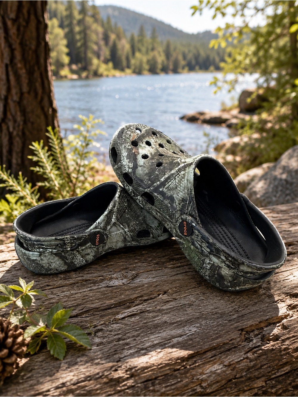 Big Kid J4 Crocs Realtree APX Classic Clogs Camo Slip On Shoes